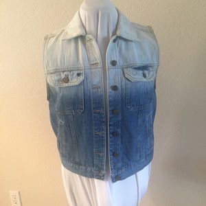 Forever 21 Ombrè Demin Vest💙